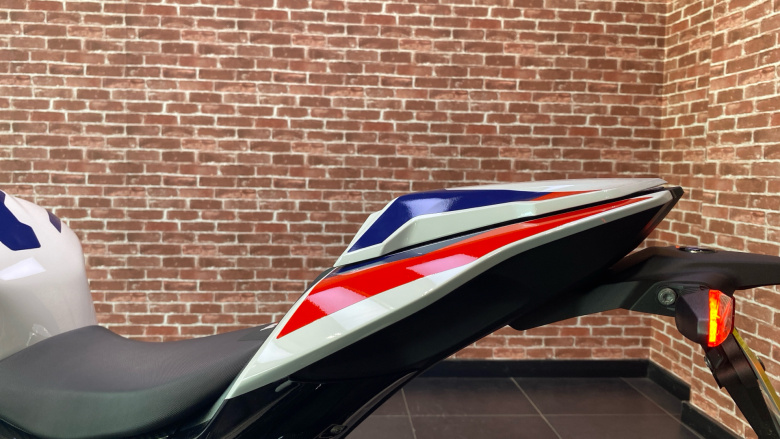 BMW M1000 RR